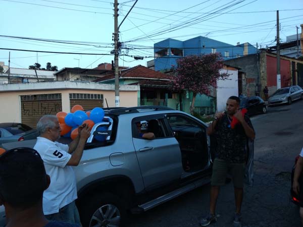 Carro de Declaração na Zona Leste