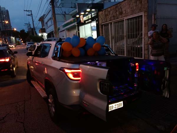 carro de Homenagem na Zona Leste