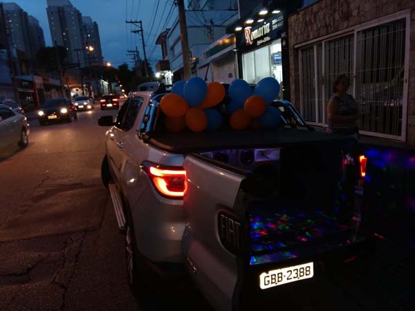 carro de Homenagem na Zona Leste