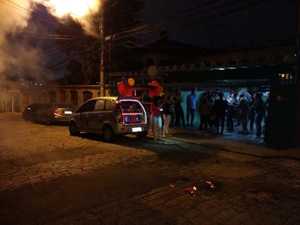 Telemensagem com carro de som