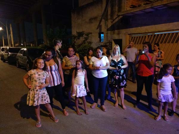 Homenagem com carro de som em Itaquaquecetuba