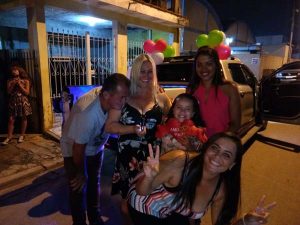 Homenagem com carro de som em Itaquaquecetuba