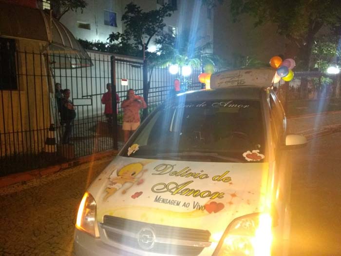 Homenagem com Carro de Som para Esposo